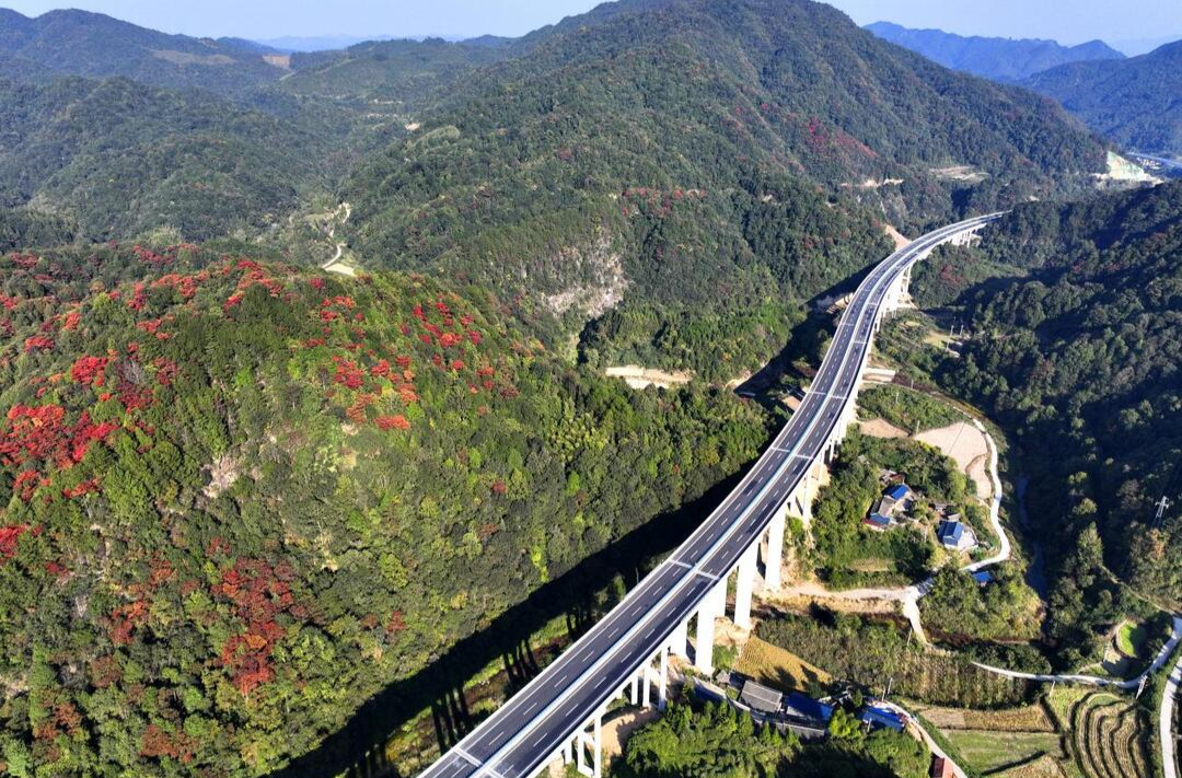 芷铜高速即将开通 沿线风景美如画