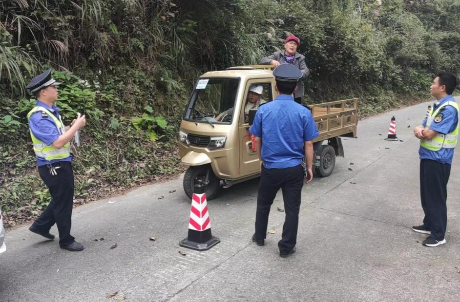 打好安全生产翻身仗丨大树坳乡开展道路交通委托执法