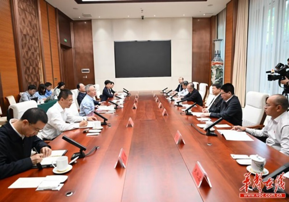 省委省政府与国家税务总局进行工作会谈
