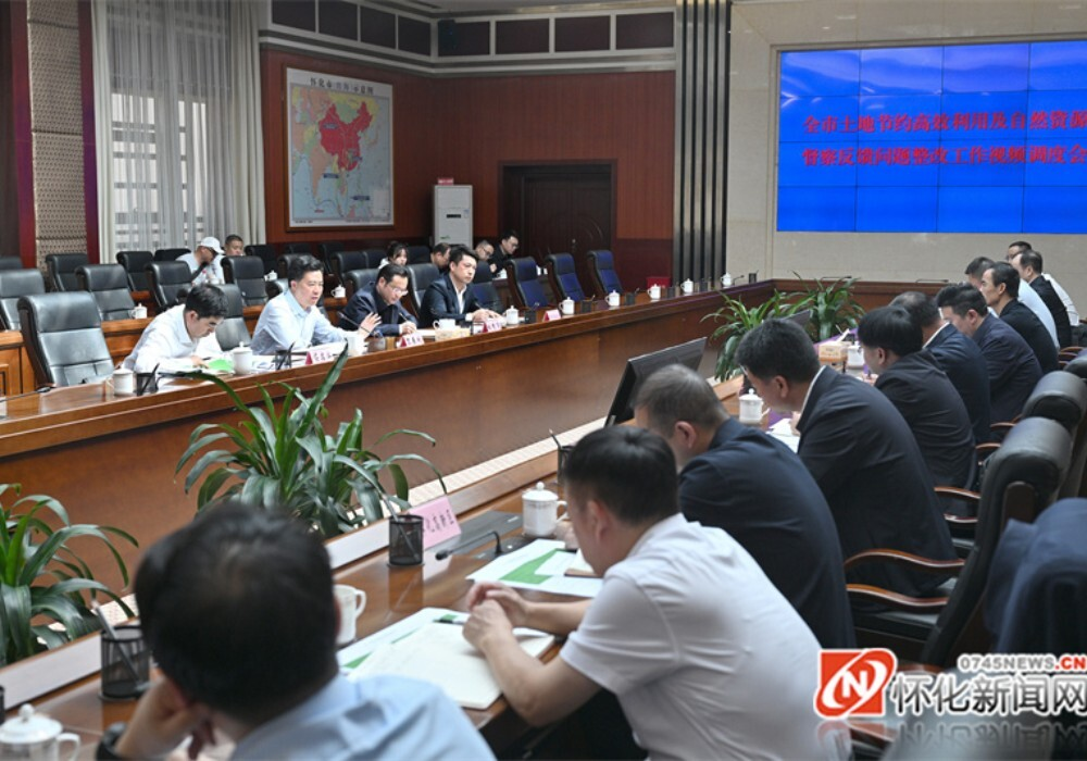 黎春秋:坚决守住耕地保护红线和粮食安全底线