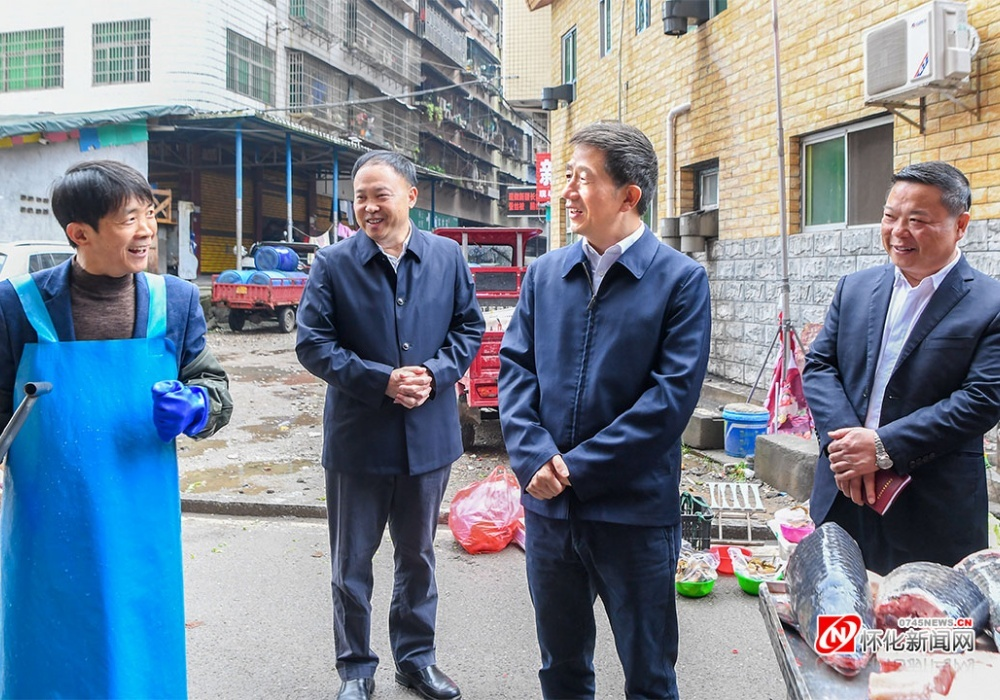 许忠建督导检查文明城市创建工作时强调：用绣花功夫提升城市管理精细化水平