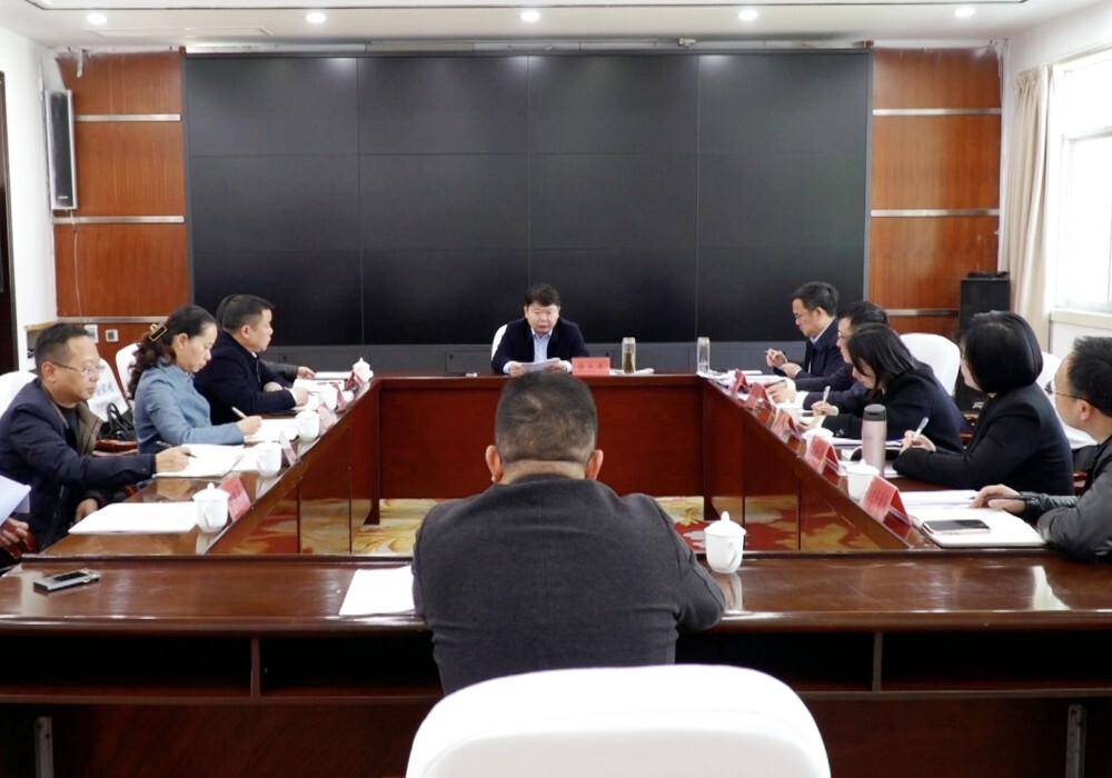 梁志平在书记办公会上强调：强化产业支撑 确保县域经济高质量发展