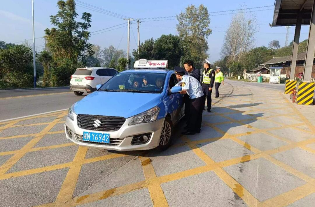 芷江：精准发力 规范城区公共交通秩序专项整治初显成效