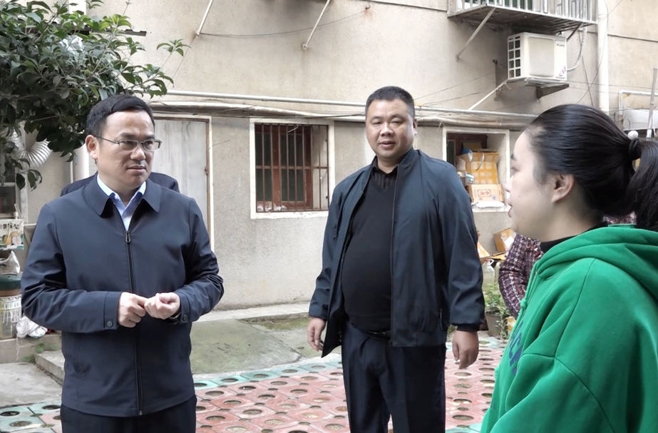 梁元和督导检查城市人居环境治理工作