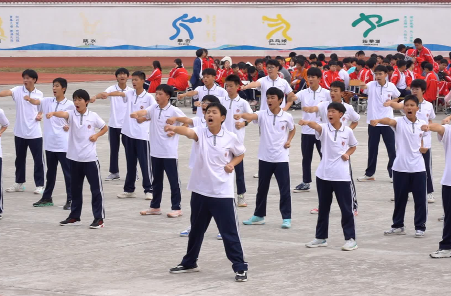 芷江民族职业中专学校举行武术操比赛