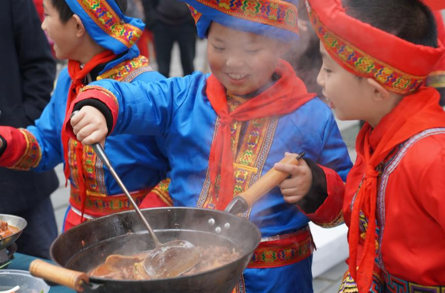 在“劳动”中播下“美”的种子，芷江荷花池小学举办劳动技能大赛