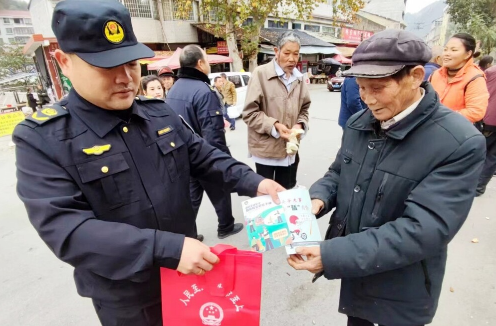 碧涌镇多形式开展交通安全宣讲