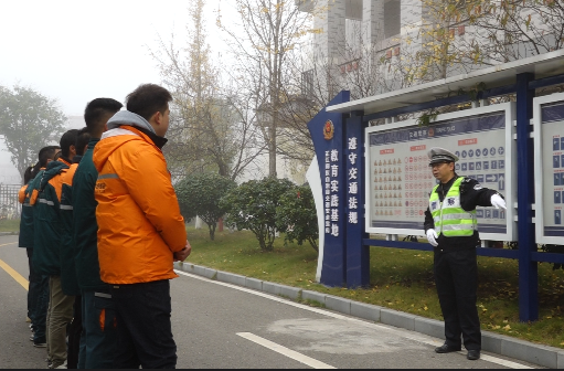 深化“警邮”合作，共筑交通安全防线