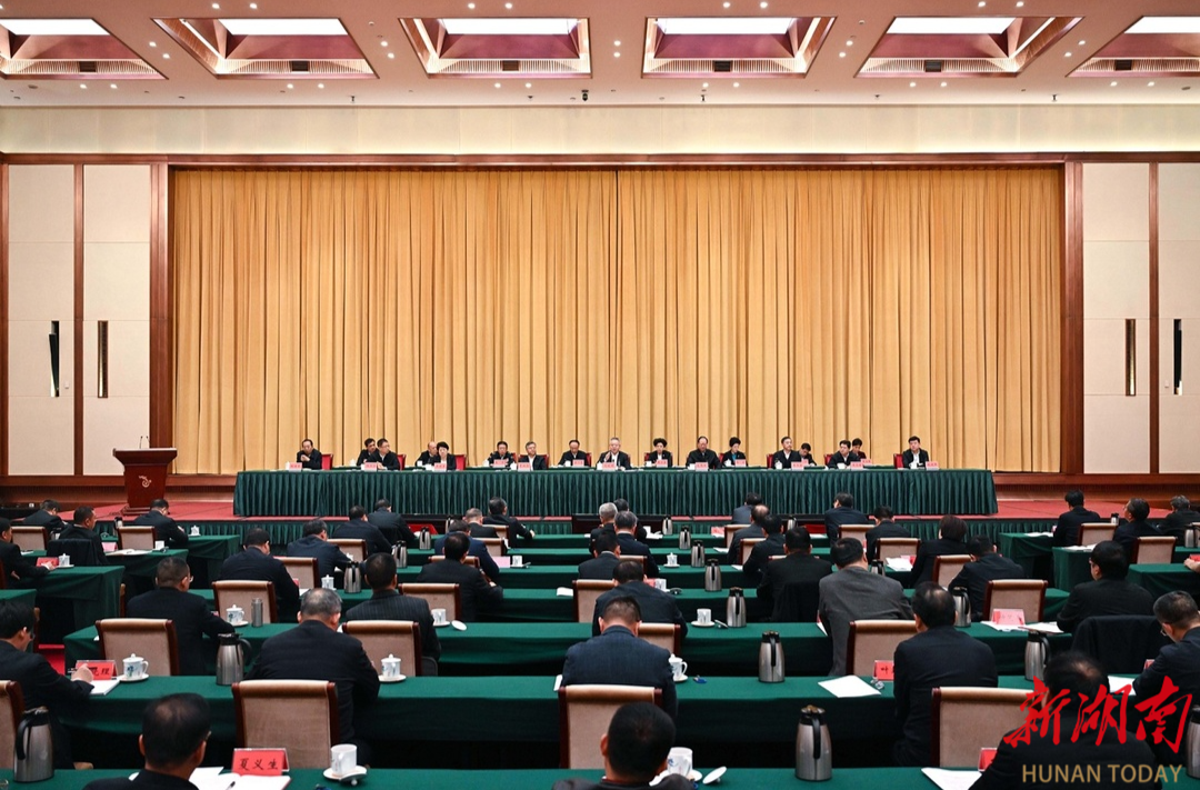 沈晓明：扛牢“守护好一江碧水”的政治责任 奋力谱写新时代生态文明建设的湖南篇章