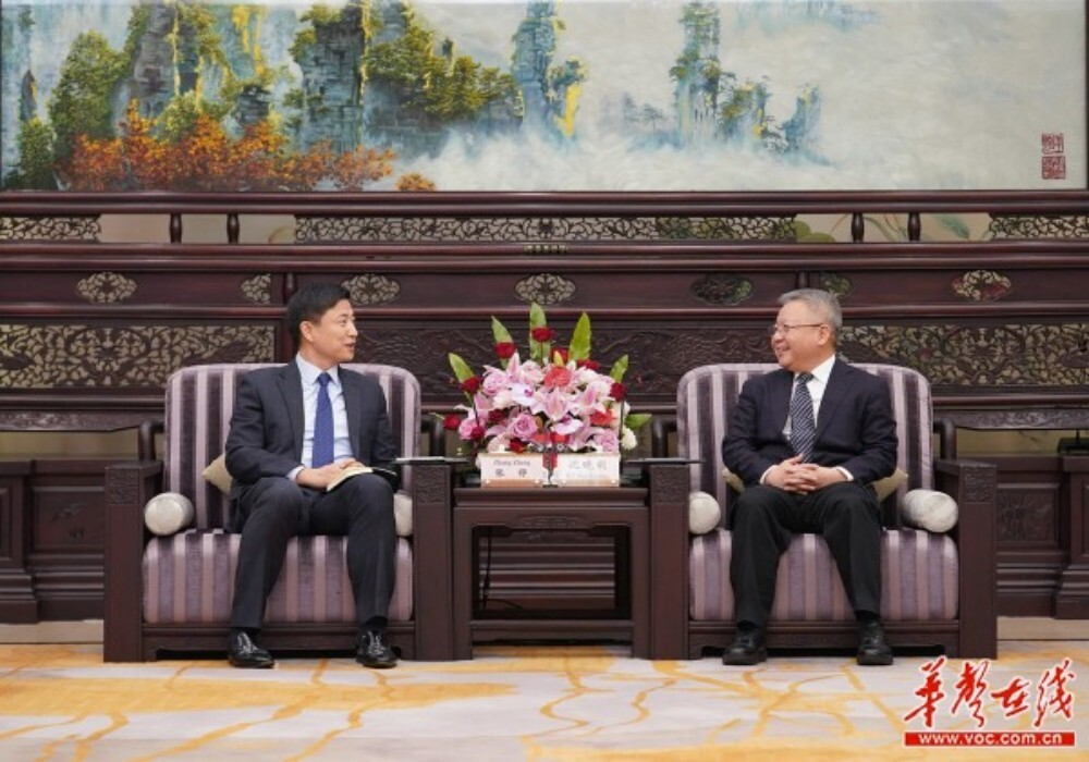 沈晓明会见张铮一行