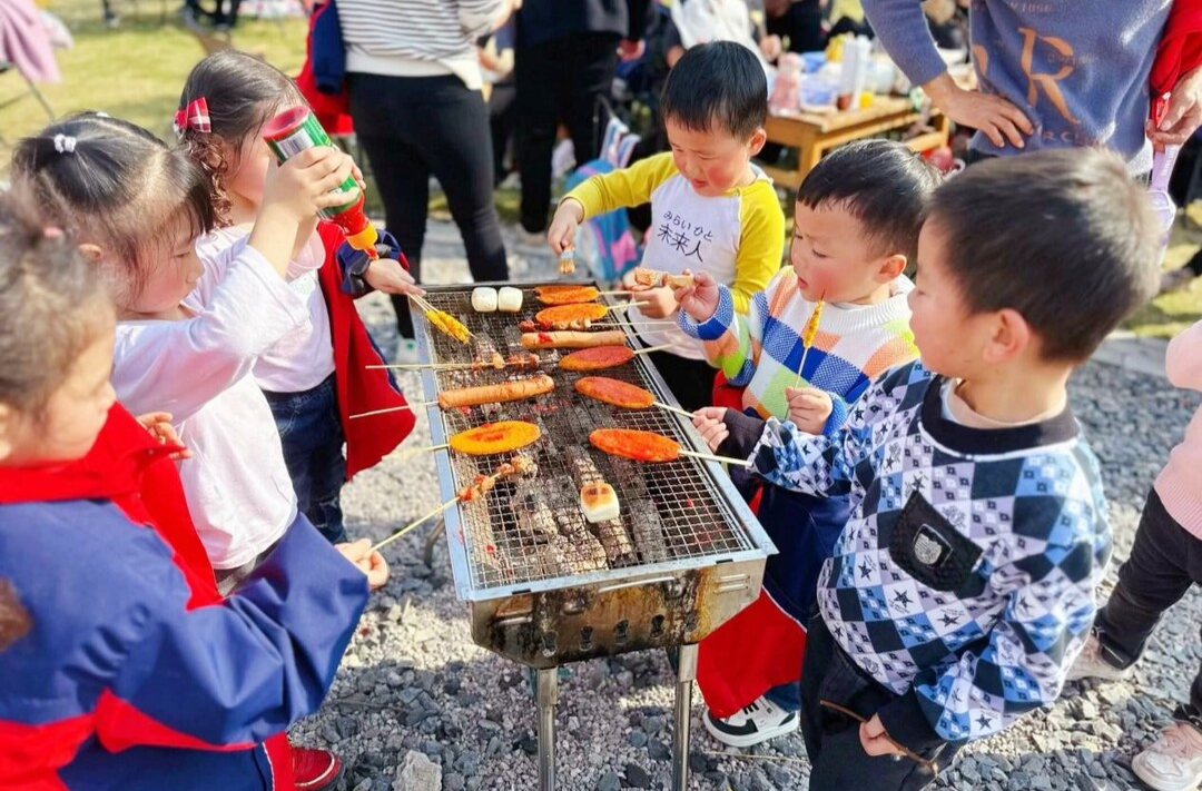 亲近自然 共同成长 芷江河西幼儿园举行户外拓展活动