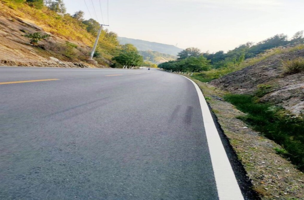 芷江：美丽农村路 促乡村振兴