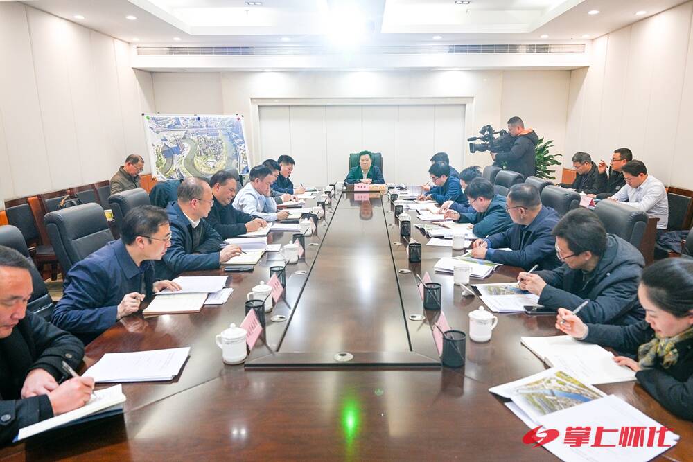 黎春秋专题调度龙田湾项目开发建设时要求：积极稳步推进城市更新 满足群众对美好生活需要