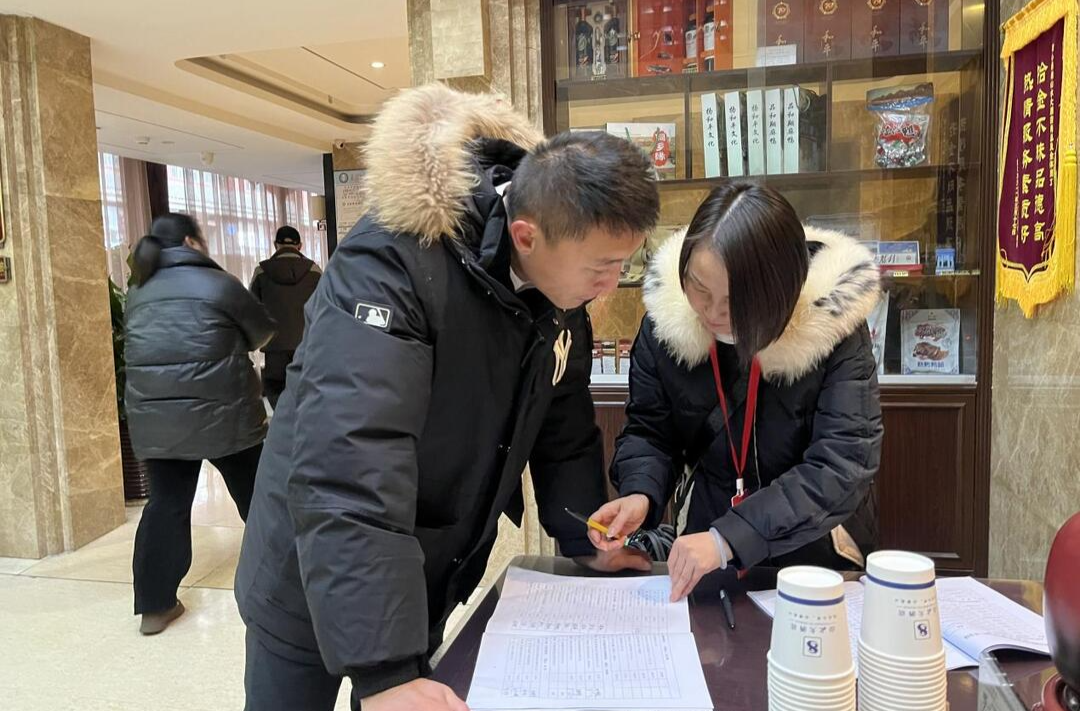 快讯丨今天上午，政协委员陆续报到