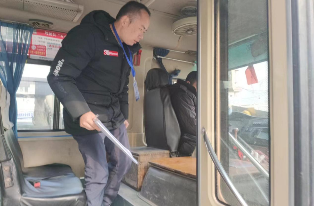 芷江道路运输服务中心开展防范应对低温雨雪冰冻天气大检查