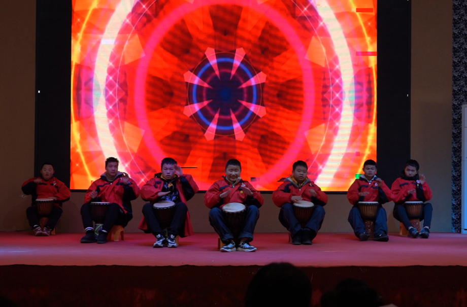 芷江特殊学校举行关爱特殊儿童少年爱在冬至迎新年活动