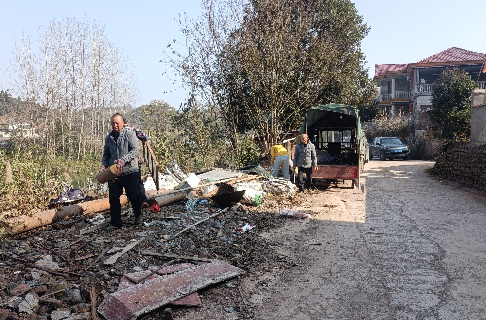罗旧镇：拆除乱搭乱建 助力农村人居环境提升