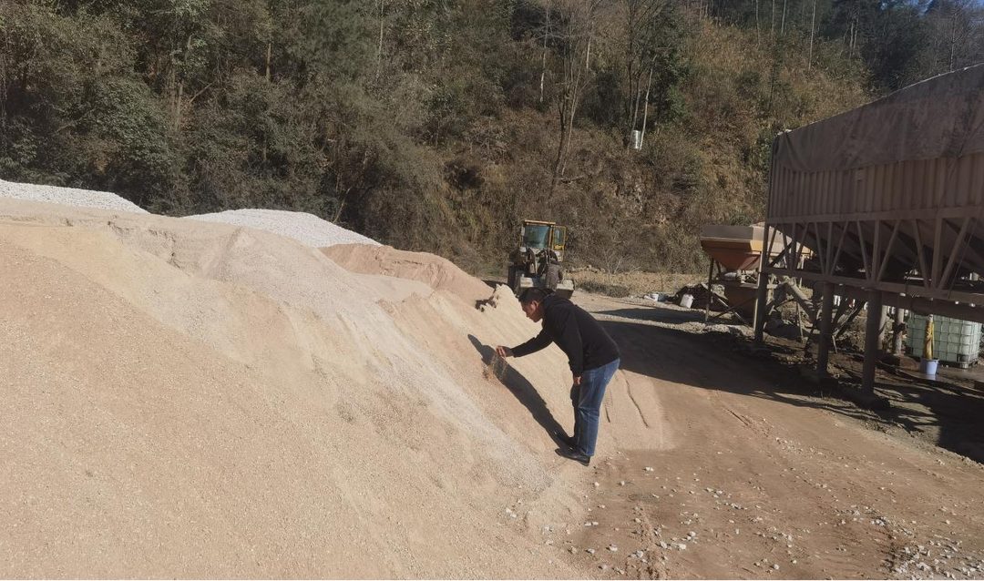 芷江交通质安站开展节前质量安全监督检查