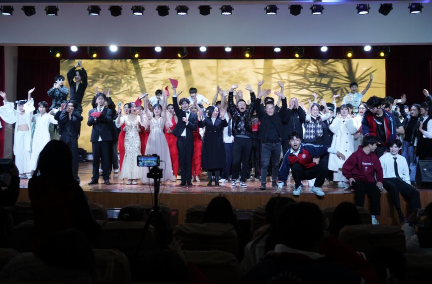 芷江精武体育艺术职业学校举办元旦文艺晚会