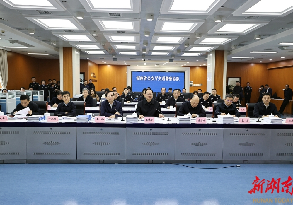 毛伟明检查元旦假期交通安全：以时时放心不下的责任感保畅通保平安