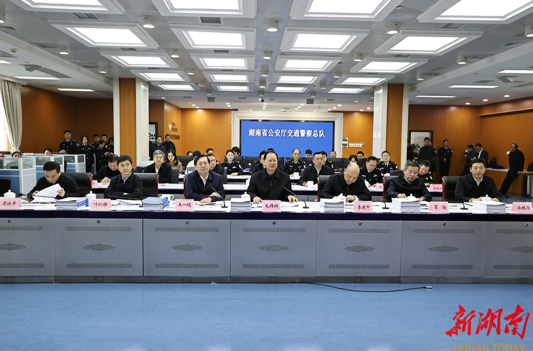毛伟明检查元旦假期交通安全：以时时放心不下的责任感保畅通保平安