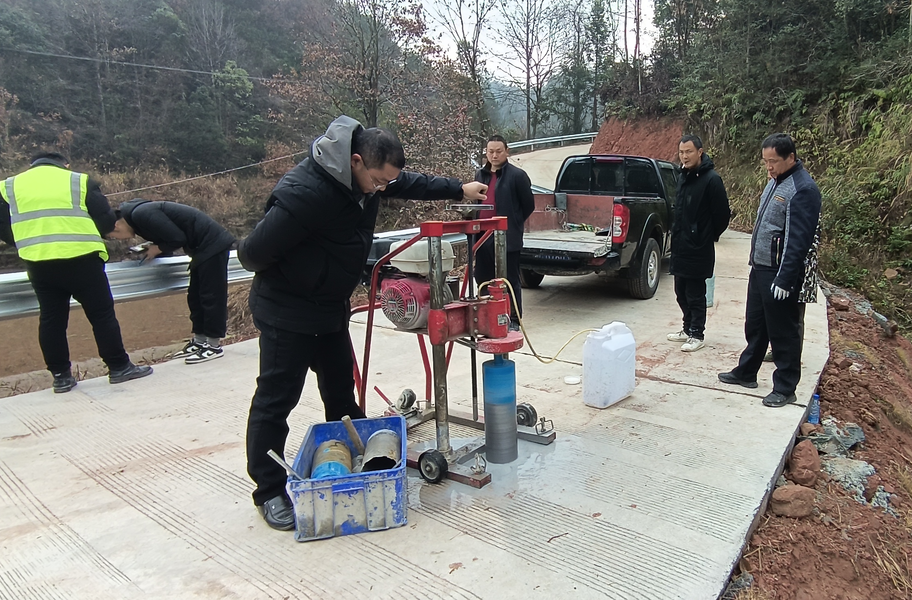 芷江交通质安站对2023年资源产业路项目集中开展检测验收