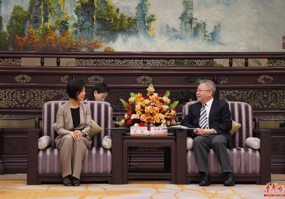 沈晓明会见沈颖一行