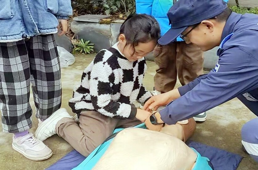 芷江飞虎救援队：开展“亲子”活动  传承救援精神