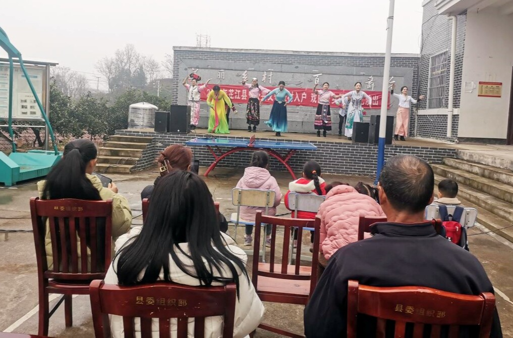 送戏下乡暖人心 文化惠民乐百姓——罗卜田乡开展“送戏曲进乡村”文化惠民演出活动
