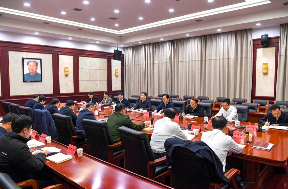 怀化市委常委班子召开主题教育专题民主生活会 进一步强化以学铸魂以学增智以学正风以学促干 在实现“三高四新”美好蓝图过程中展现新作为