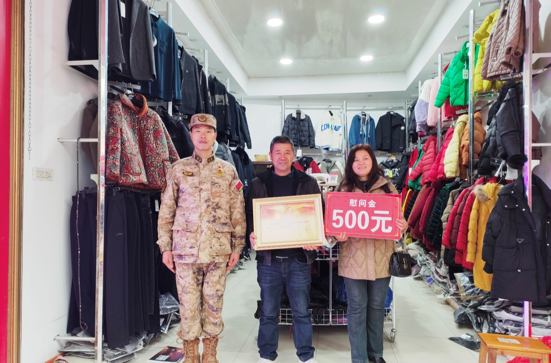大树坳乡：为“四有”优秀士兵家庭送喜报