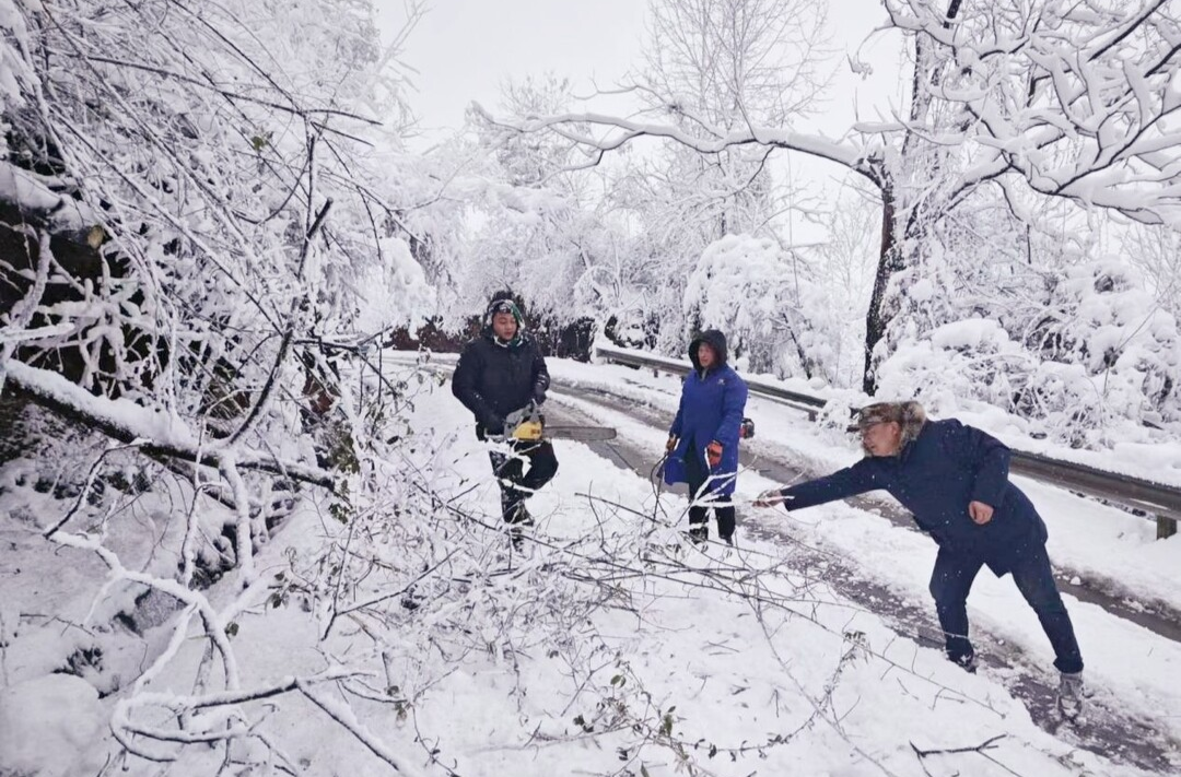 芷江：党建引领 同心抗寒 打响畅通民生的“融雪战役”