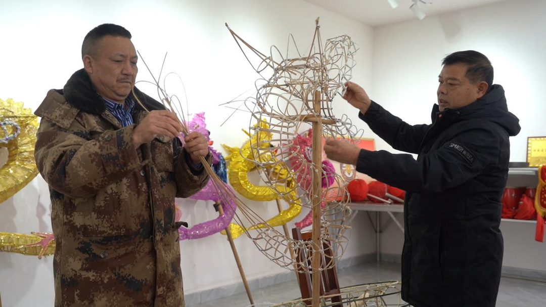 “芷江孽龙”迎新春 龙年将至年味浓