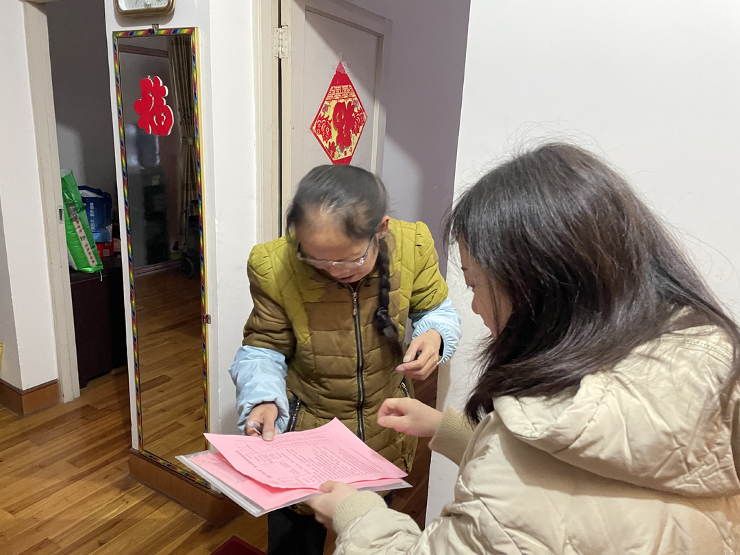 团县委进7S责任区开展防火和防一氧化碳中毒“敲门行动”