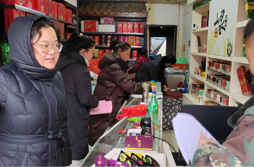 罗旧镇：敲门行动送安全，冬日温暖“零距离”