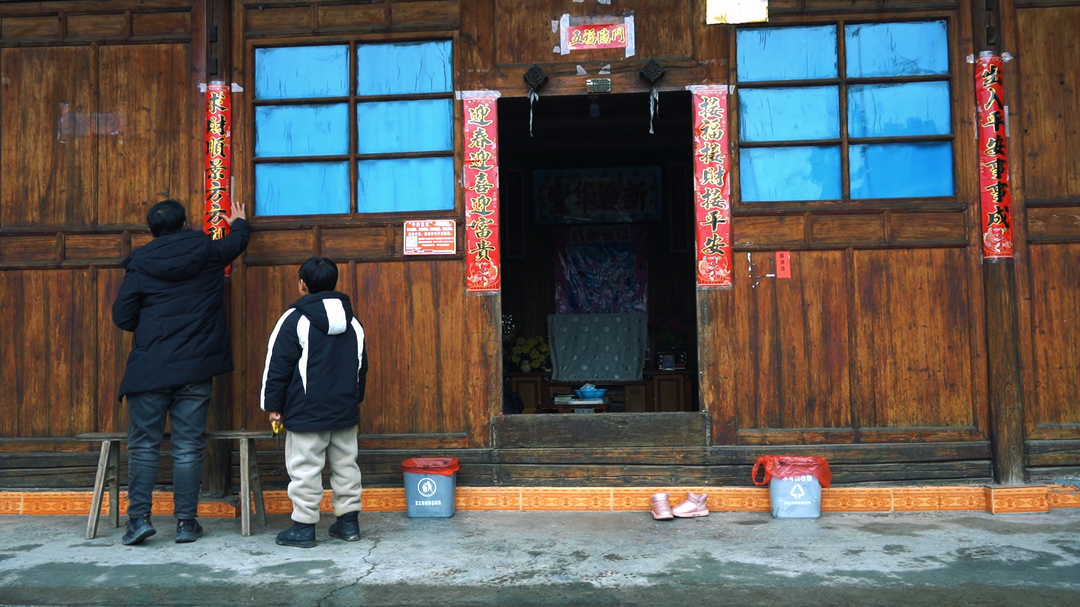 土桥镇分水坳村：村民自筹经费 红红火火迎新春