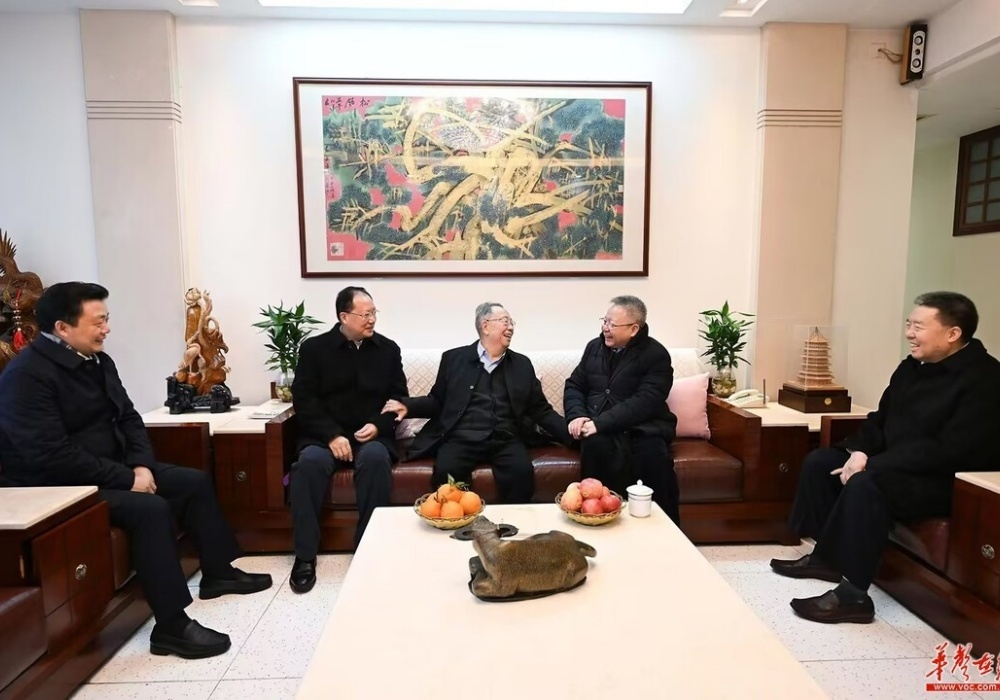 省领导看望慰问老同志：用心用情做好服务保障
