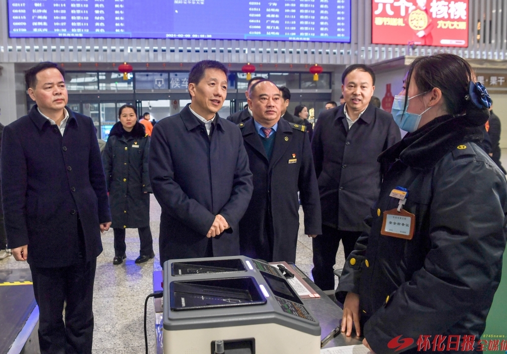 许忠建：履职尽责做好服务保障 确保群众欢乐祥和过节