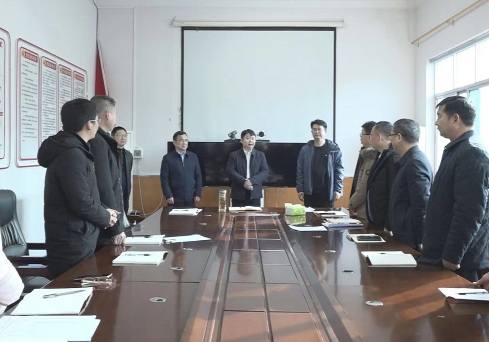梁志平带领四大家主要领导走访慰问干部职工