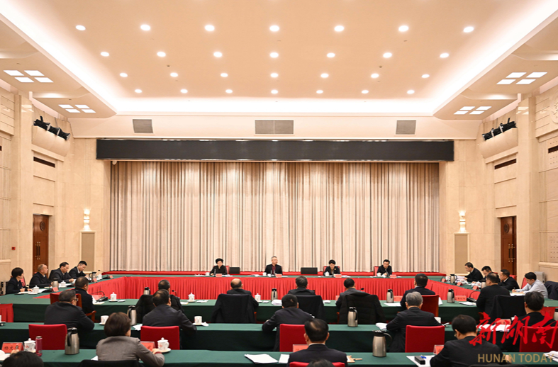 沈晓明调研金融工作并主持召开座谈会