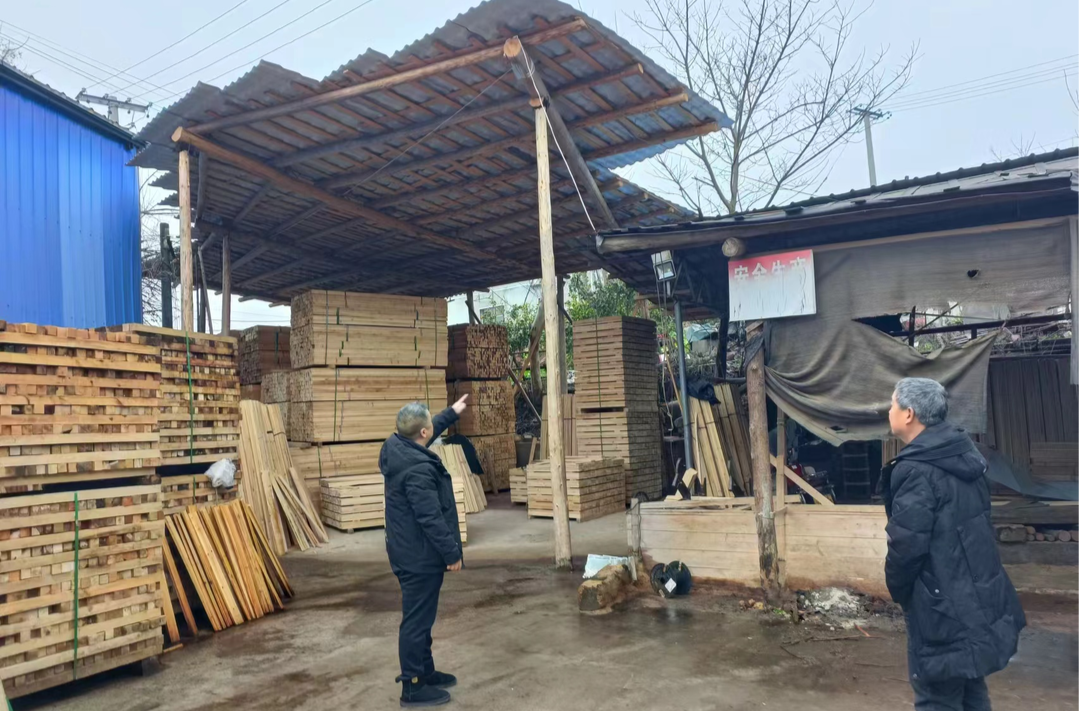 芷江林业局：积极应对低温雨雪冰冻天气