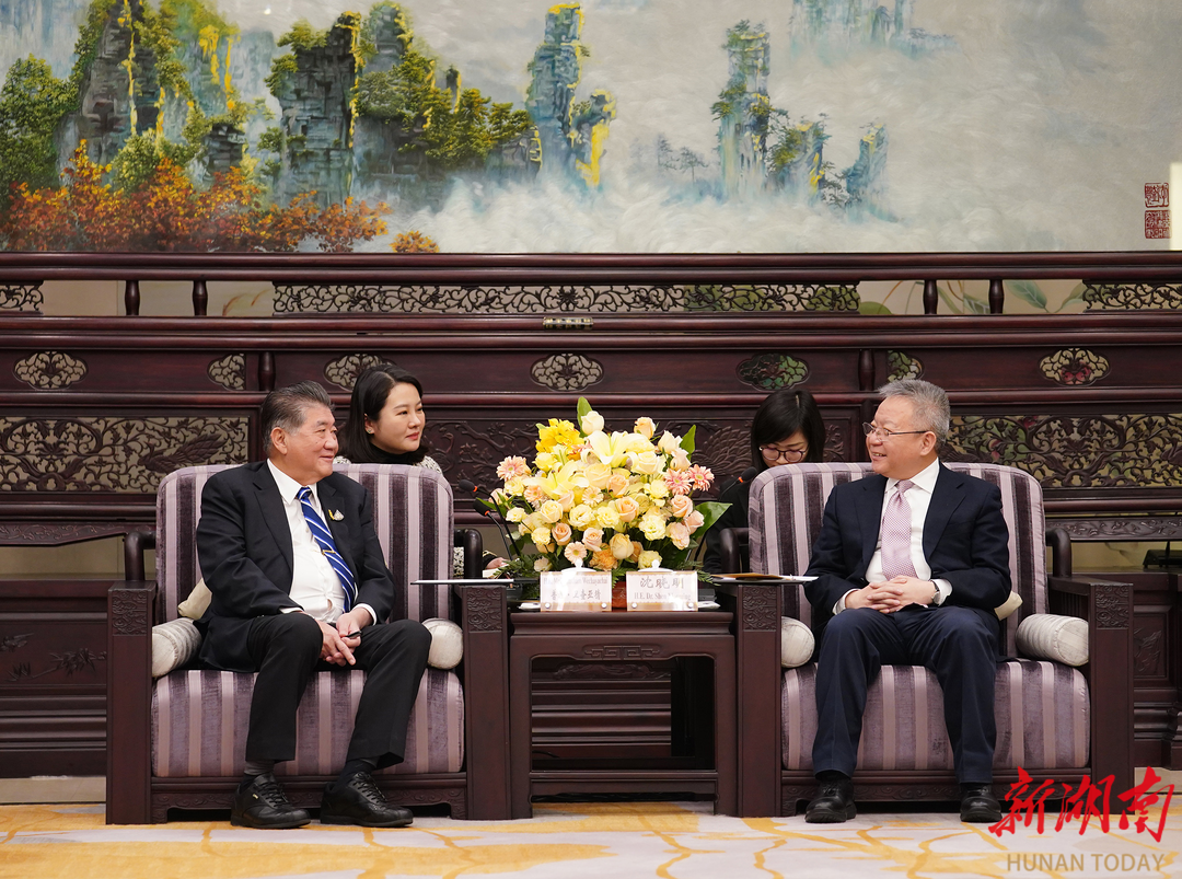沈晓明会见泰国副总理兼商业部长普坦·卫查亚猜一行
