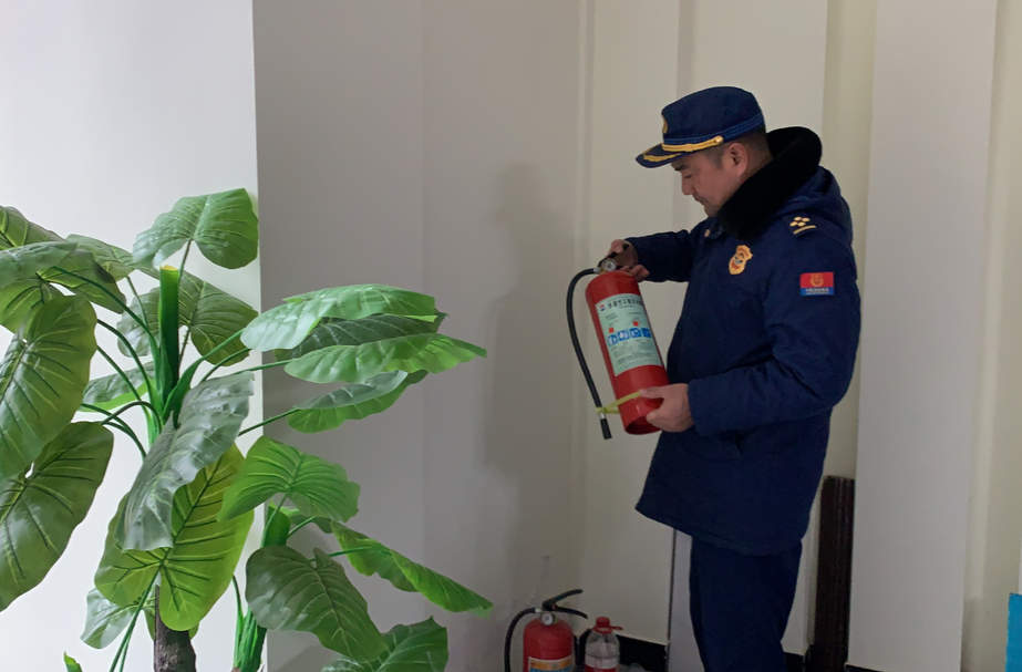 灭火器未保持完好有效 芷江消防救援大队给予行政处罚