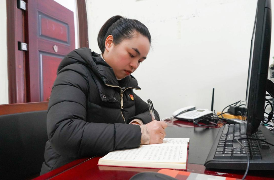 李亚婷：扎根社区十余年 书写一线成长答卷