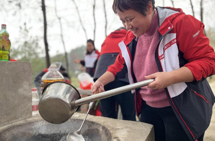 芷江二幼：“烹”燃心动·“味”你而来 教职工厨艺展示大比拼