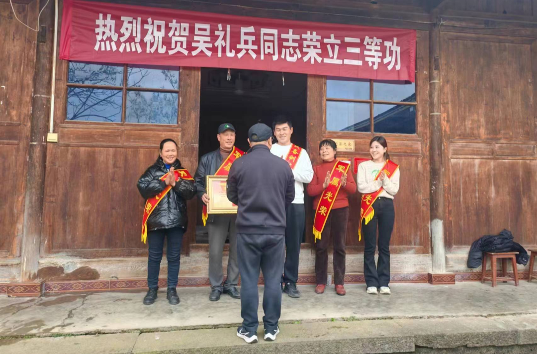 芷江：军营立新功 家乡传美名