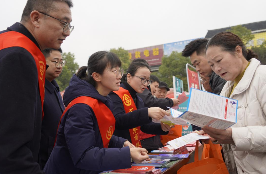 芷江开展“3·15”国际消费者权益日系列活动