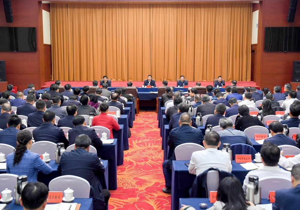 怀化市委常委会召开扩大会议，传达学习习近平总书记在湖南考察时的重要讲话和指示精神