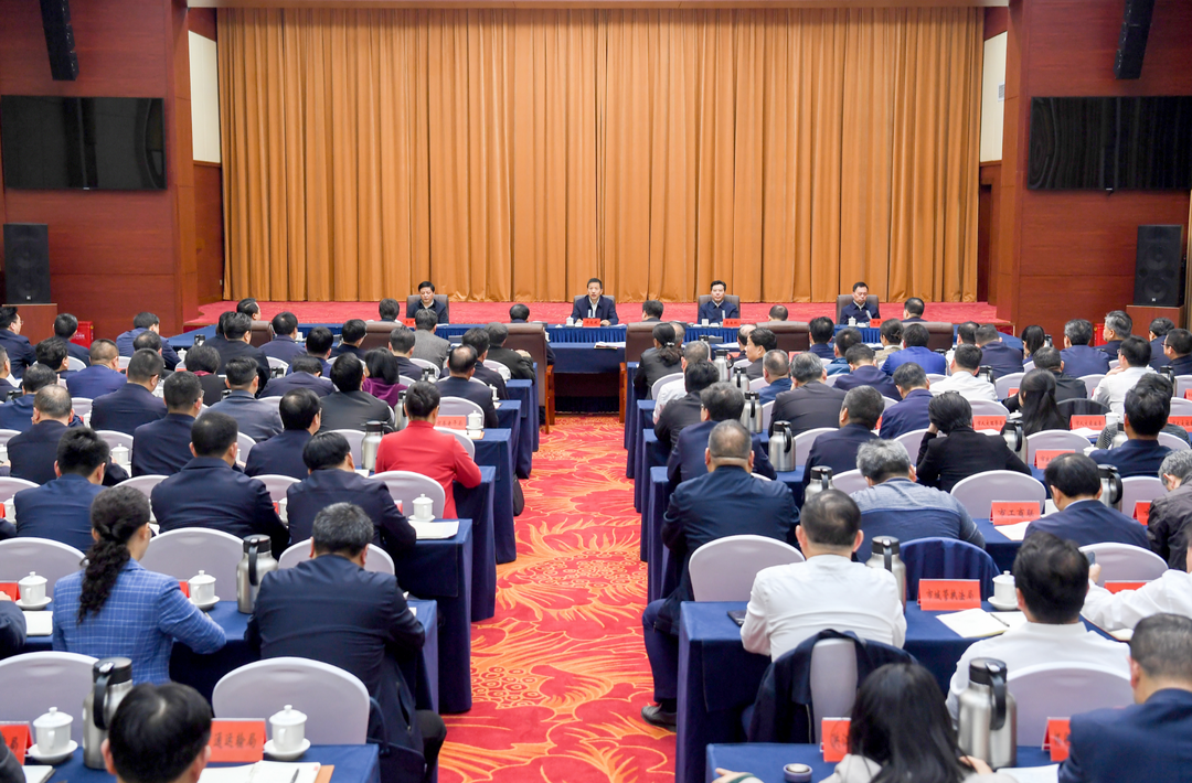 怀化市委常委会召开扩大会议，传达学习习近平总书记在湖南考察时的重要讲话和指示精神