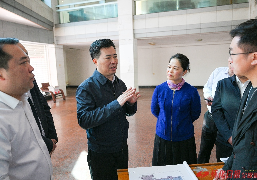 黎春秋调研市创新创业孵化基地建设及重点民生实事工作